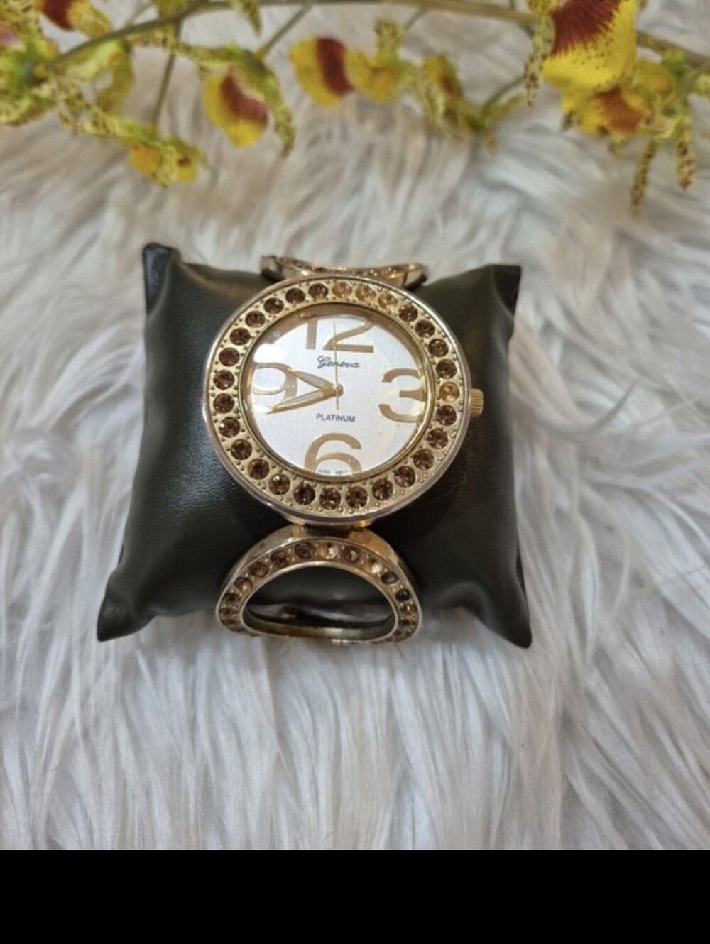 Gold Crystal Accented Women's Fashion Watch - Gold